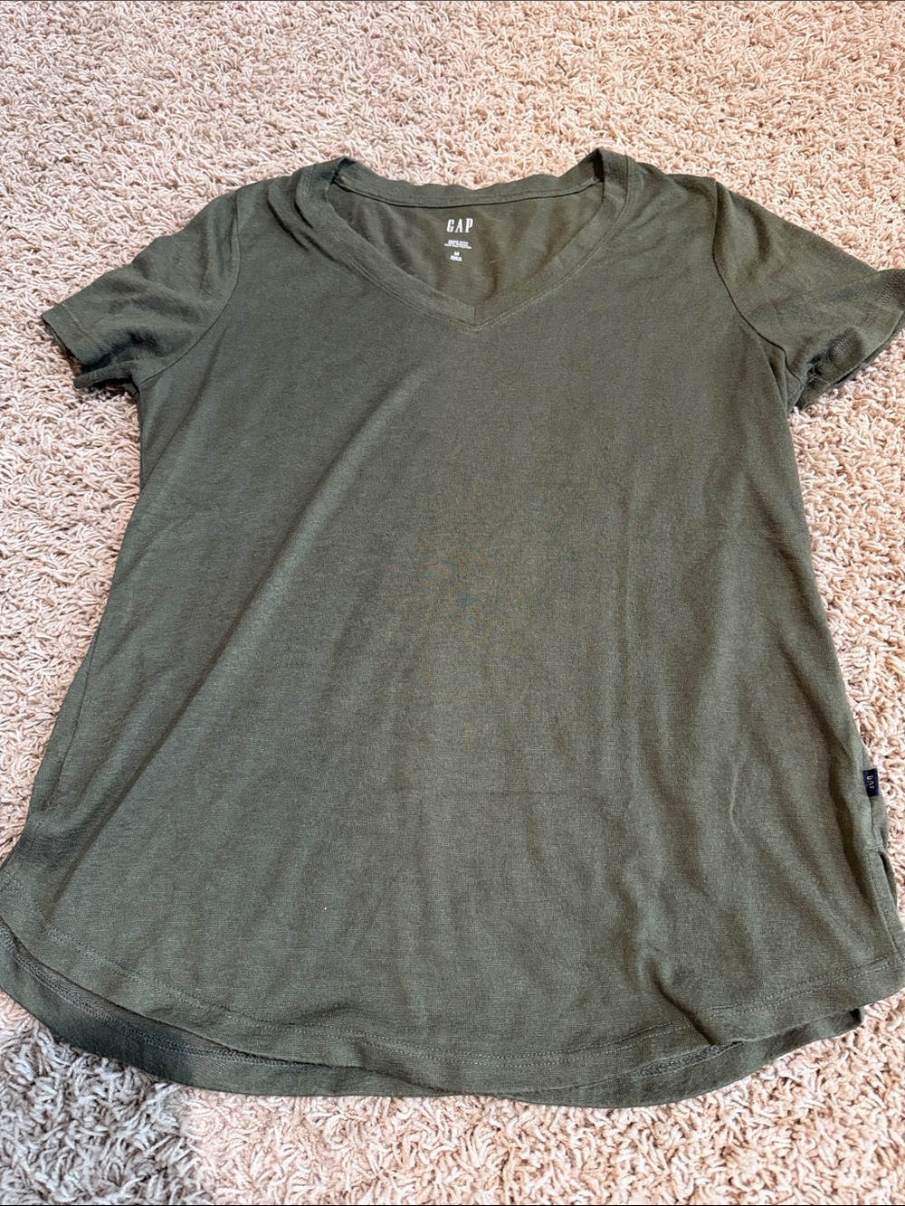 ❤️ GAP Olive Green V-Neck Short Sleeve Tee